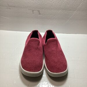 Allbirds man’s tree loungers pink sneakers